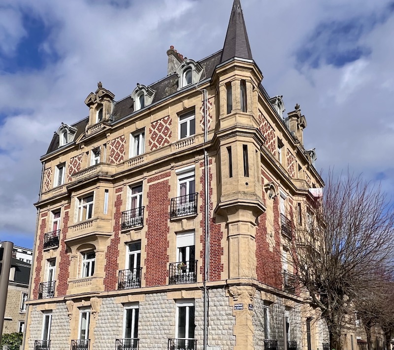 MAISON